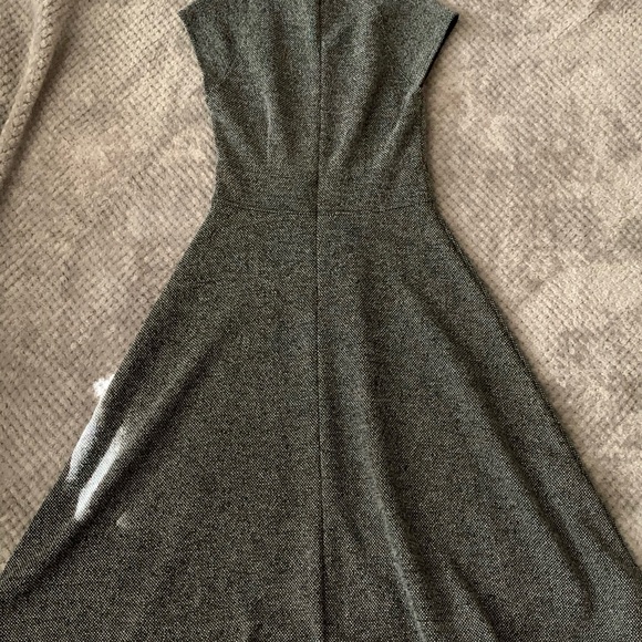 NWOT H&M DRESS. SIZE XS - Picture 2 of 3